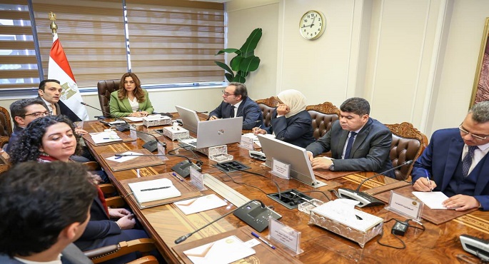 منال عوض تتابع مع شركة سكاتك النرويجية المشروعات الجارية بمجالات الطاقة الجديدة والمتجددة بالمحافظات