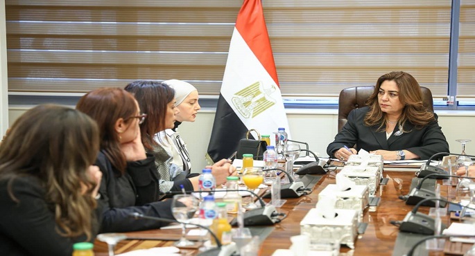 منال عوض تبحث مع مدير برنامج الأغذية العالمى بالقاهرة ملفات التعاون المشترك