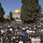 80 ألف مصل يؤدون صلاة الجمعة الأولى من رمضان في المسجد الأقصى