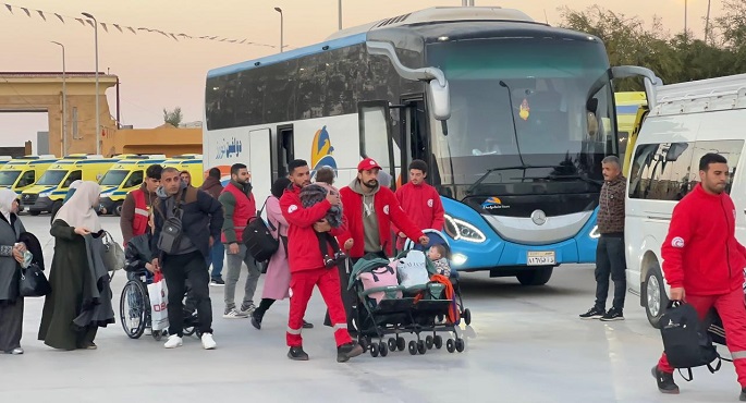 معبر رفح البرى يستقبل الدفعة 18 من العائدين الفلسطينيين