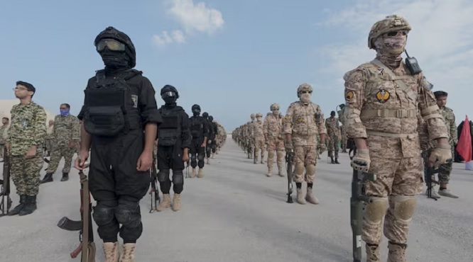 الحرس الثوري الإيرانى يجري تدريبات عسكرية على الساحل الجنوبى للبلاد