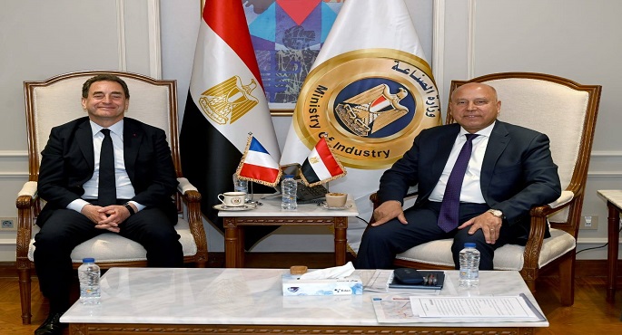 كامل الوزير يبحث مع السفير الفرنسى آخر مستجدات مشروعات النقل المشتركة
