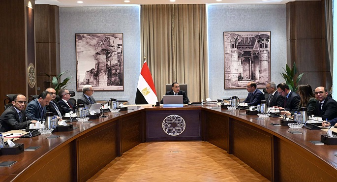 رئيس الوزراء يستعرض التقديرات الأولية لمشروع موازنة 2026-2027 وتعميق الشراكة القائمة مع مجتمع الأعمال