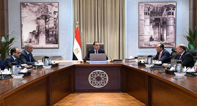 رئيس الوزراء لمساعد الأمين العام للشكاوى: أنتم جنود فى الميدان وهدفنا رضا المواطن