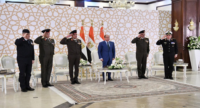 بالصور.. الرئيس السيسى يلتقى قادة القوات المسلحة ويعرب عن تقديره لما تقوم به القوات المسلحة من جهود لحماية الوطن