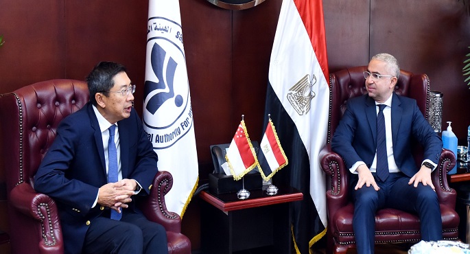 رئيس هيئة الاستثمار يبحث مع سفير سنغافورة سبل جذب استثمارات فى القطاعات الاستراتيجية