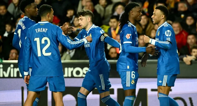 ريال مدريد يفوز على فالنسيا 2- 0 ويشعل سباق الصدارة فى الدورى الإسبانى