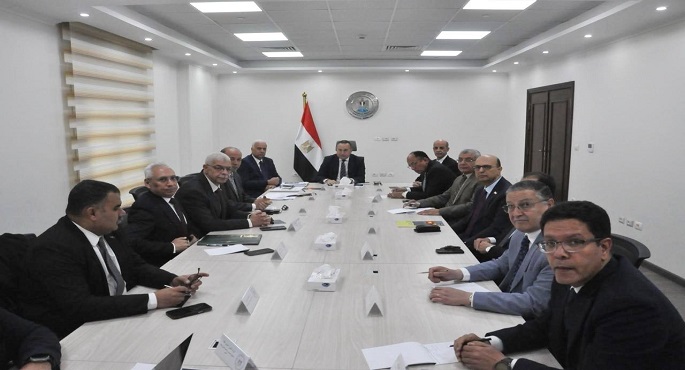وزير التعليم العالى يجتمع بعدد من رؤساء الجامعات الأهلية لمتابعة انتظام الدراسة بالفصل الدراسى الثانى
