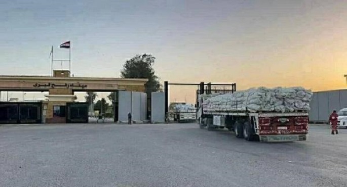 قافلة “زاد العزة” الـ 132 تدخل إلى الفلسطينيين في قطاع غزة