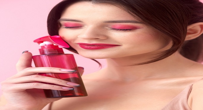 الكركديه للبشرة: من المشروب المنعش إلى روتين جمالى فعّال
