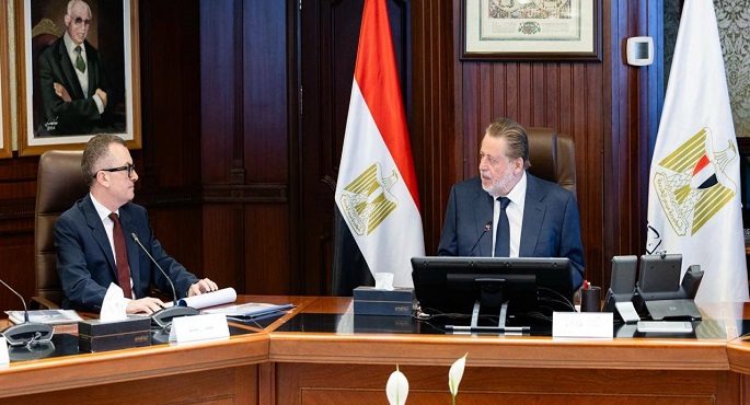 محافظ البنك المركزى يبحث مع وزير التخطيط أوجه التعاون المشترك