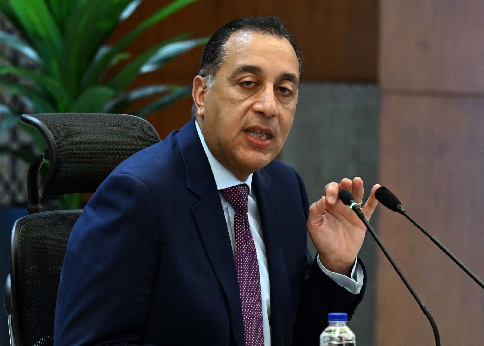 رئيس الوزراء يهنئ الرئيس السيسى بقرب قدوم عيد الأضحى المبارك