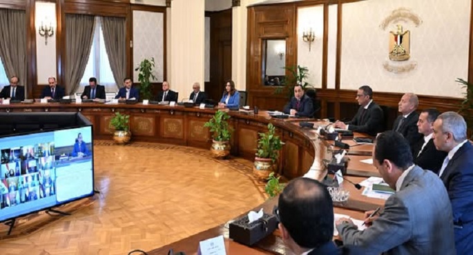 رئيس الوزراء يوجه المحافظين بالعمل جديا على تعزيز التواصل مع أعضاء الهيئات البرلمانية للمحافظات