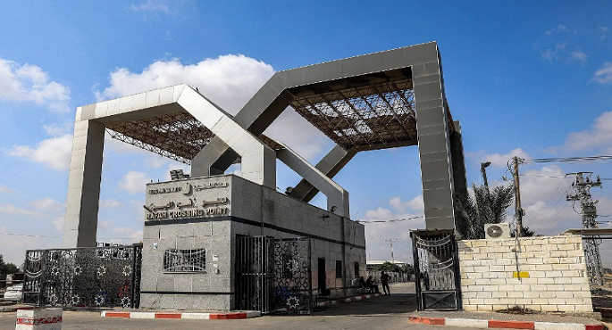 فتح معبر رفح أمام سفر الدفعة الخامسة من المرضى والحالات الإنسانية وعودة العالقين