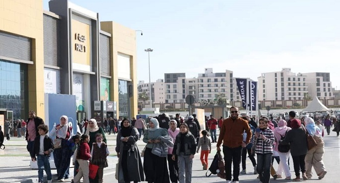 معرض القاهرة الدولى للكتاب يستقبل نحو 5.5 مليون زائر منذ فتح أبوابه للجمهور