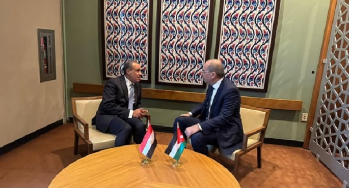 وزير الخارجية ونظيره الأردنى يؤكدان أهمية تهيئة الظروف لإطلاق مسار سياسى جاد يفضي إلى إقامة دولة فلسطينية مستقلة