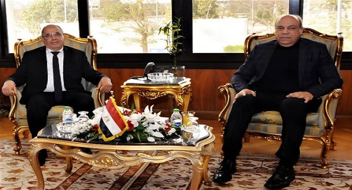 بالصور.. وزير الطيران المدنى يبحث مع مدير عام المنظمة العربية للطيران المدنى آفاق التعاون