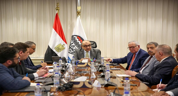 وزير قطاع الأعمال العام يبحث مع الاتحاد العام للمستثمرين الأفرو-آسيوى فرص الشراكة والاستثمار
