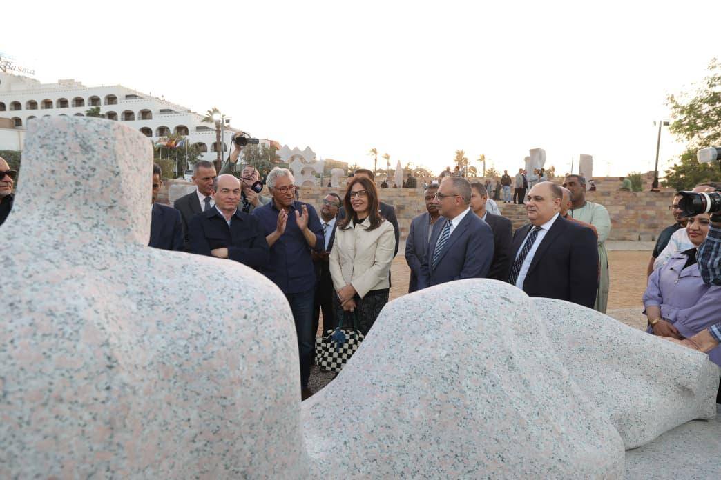 وزيرة الثقافة : سمبوزيوم أسوان الدولى للنحت يجسّد عمق الحضارة المصرية