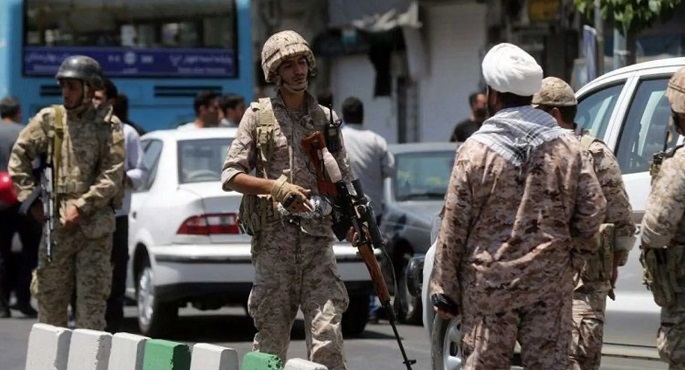 الحرس الثورى الإيرانى يفكك خلية تابعة للموساد خططت لاستهداف مواقع حساسة