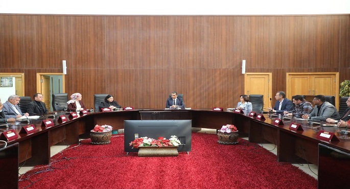 محافظ البحر الأحمر ونائبة وزيرة التضامن يبحثان دعم الجهود التنموية المقدمة للأسر الأولى بالرعاية