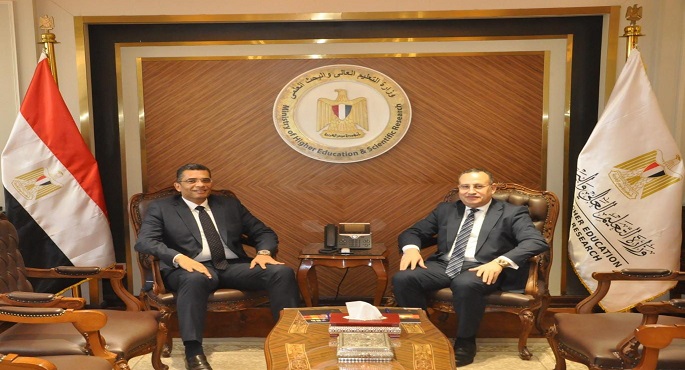 وزير التعليم العالى ومحافظ البحر الأحمر يبحثان تعزيز التعاون بين الجامعات والمحافظة