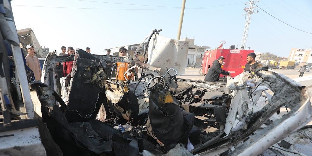 استشهاد 12 فلسطينيا بينهم طفلان و8 عناصر شرطة بقصف إسرائيلى لغزة