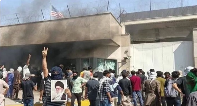 احتجاجا على اغتيال خامنئى.. قتلى فى اقتحام مقر القنصلية الأمريكية بكراتشى