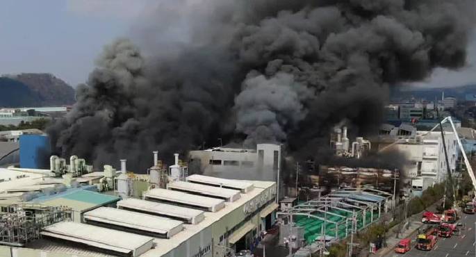 كوريا الجنوبية: إصابة نحو 50 شخصا فى حريق بمصنع لقطع غيار السيارات
