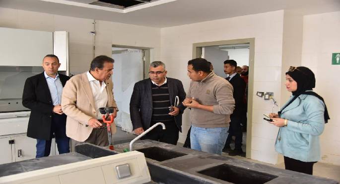 وزير الصحة يجرى جولة ميدانية مفاجئة بمدينة بدر لمتابعة جودة الخدمات المقدمة بالمنشآت الصحية