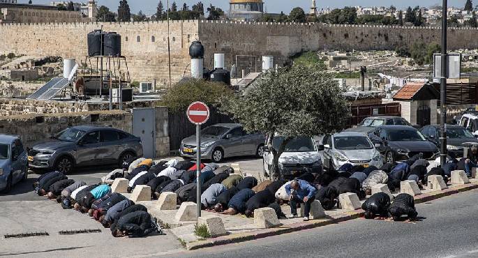 الاحتلال يقرر إبقاء المسجد الأقصى مغلقا ومنع أداء الصلاة فيه