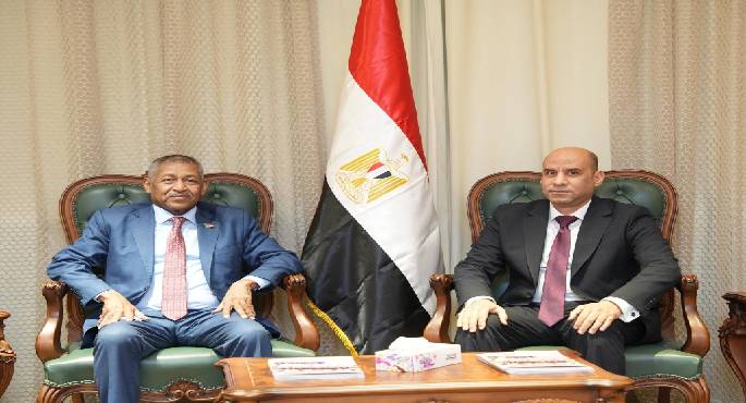 وزير العمل يبحث مع سفير السودان تعزيز التعاون المشترك فى مجالات العمل والتدريب المهنى