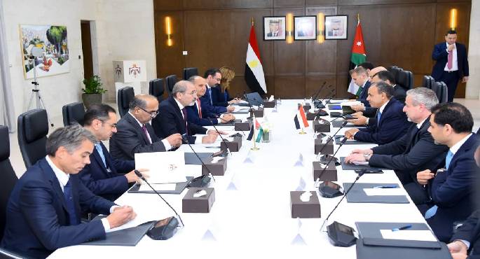 وزير الخارجية يعقد مباحثات مع نظيره الأردنى فى عمّان حول تداعيات التصعيد العسكرى ويؤكد تضامن مصر الكامل مع المملكة الأردنية الهاشمية