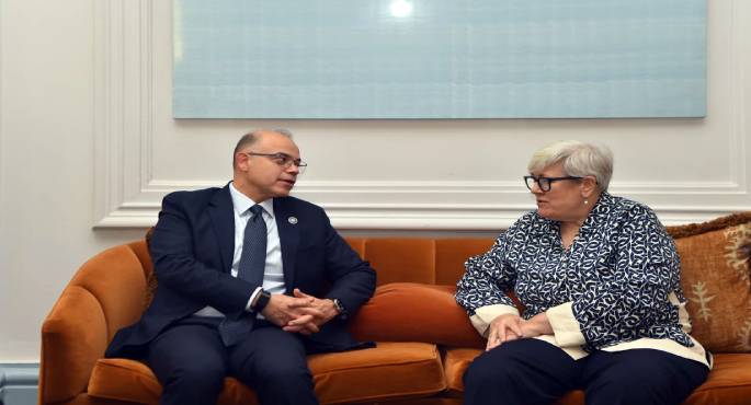 مصر وبريطانيا تبحثان سبل تعزيز التعاون فى الاستثمارات الخضراء وتمويل التحول للهيدروجين النظيف