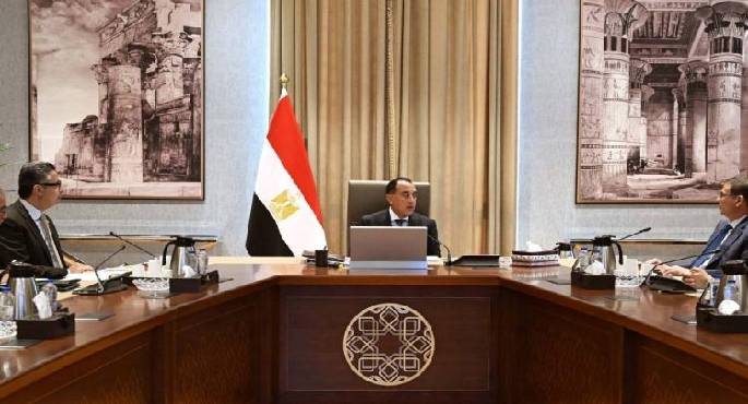 رئيس الوزراء يتابع موقف توافر مخزون مطمئن من السلع الاستراتيجية بالتنسيق بين مختلف الجهات