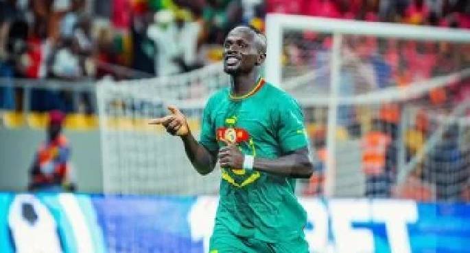 كاف يطالب ساديو مانى بإعادة جائزة أفضل لاعب فى كأس أمم أفريقيا لصالح دياز