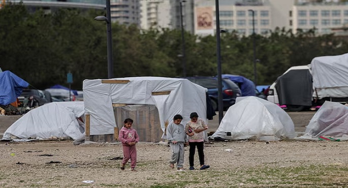 ممثل اليونيسف: نزوح أكثر من 370 ألف طفل فى لبنان ومقتل 121
