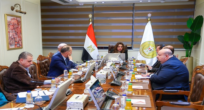 منال عوض تعقد اجتماعا موسعا مع القيادات لمناقشة ملامح الرؤية الاستراتيجية للوزارة 2026–2030