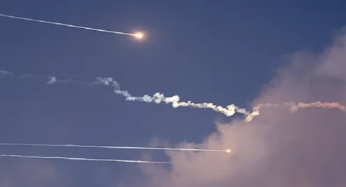 البحرين: اعتراض وتدمير 153 صاروخا و301 طائرة مسيرة منذ بدء الاعتداءات الإيرانية