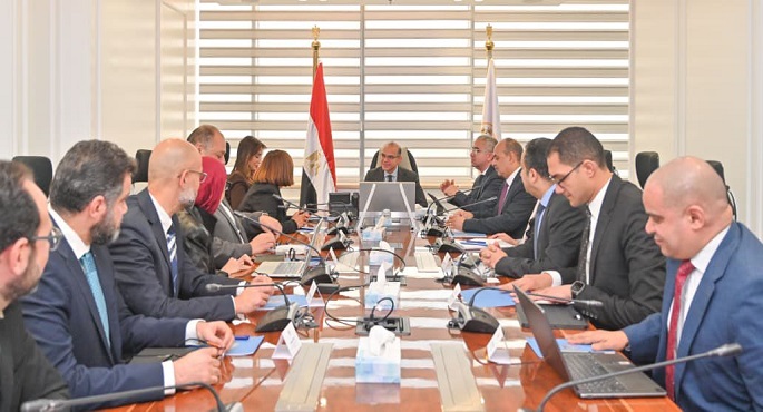وزير الاستثمار يبحث مع العضو المنتدب لـ”جنرال موتورز” جهود الدولة لتوطين صناعة السيارات