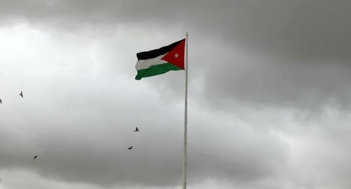 الجيش الأردنى: اعتراض صاروخ وسقوط شظايا فى عدة مناطق دون إصابات بشرية