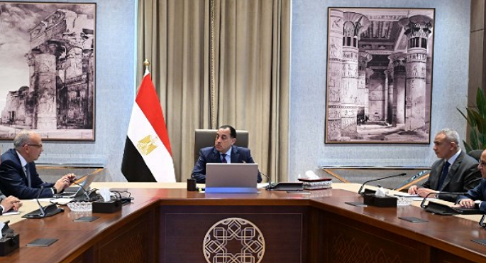 رئيس الوزراء يستعرض مع وزير الرى مستجدات عددٍ من مشروعات الوزارة