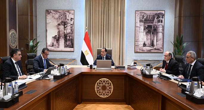 مدبولى: نتابع دورياً المخزون الاستراتيجى للأدوية ونمضى قدماً فى توطين صناعتها
