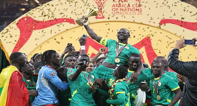 رسميًا .. الكاف يجرد السنغال من لقب كأس إفريقيا ويمنحه للمغرب