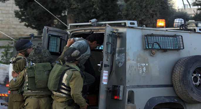 الاحتلال الإسرائيلى يعتقل 15 فلسطينيًا فى الخليل