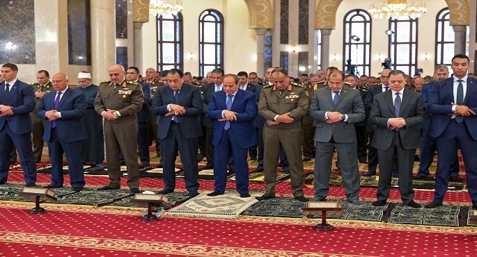 الرئيس السيسى يؤدى صلاة الجمعة بمسجد المشير طنطاوي تزامنا مع ذكرى يوم الشهيد