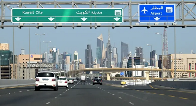 الكويت والإمارات تتصديان لصواريخ إيرانية.. و3 إصابات بالبحرين