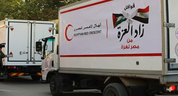 قافلة “زاد العزة” الـ 180 تدخل إلى الفلسطينيين فى قطاع غزة