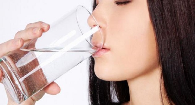 ماذا يحدث لضغط دمك عندما تشرب المزيد من الماء