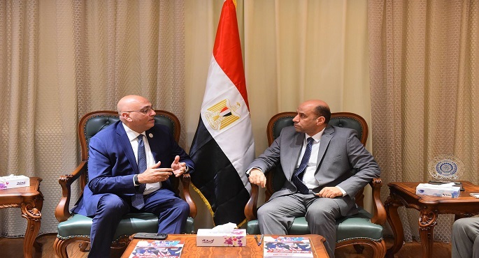 وزير العمل يلتقى الرئيس التنفيذى لجهاز تنمية المشروعات المتوسطة والصغيرة ومتناهية الصغر